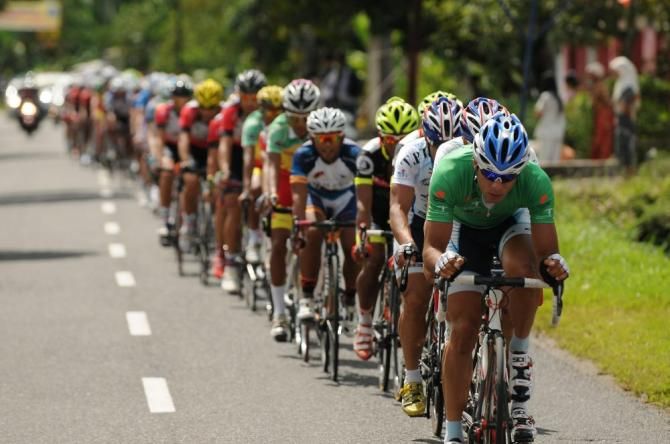 Hossein Nateghi of Tabriz Petrochemical Cycling is at the front