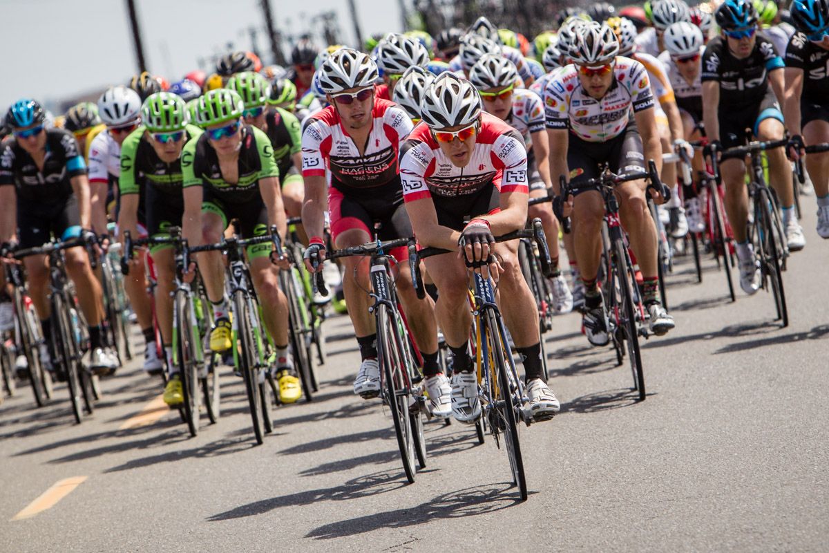 Ben Jacques Maynes (Jamis) takes up the chase for the main field