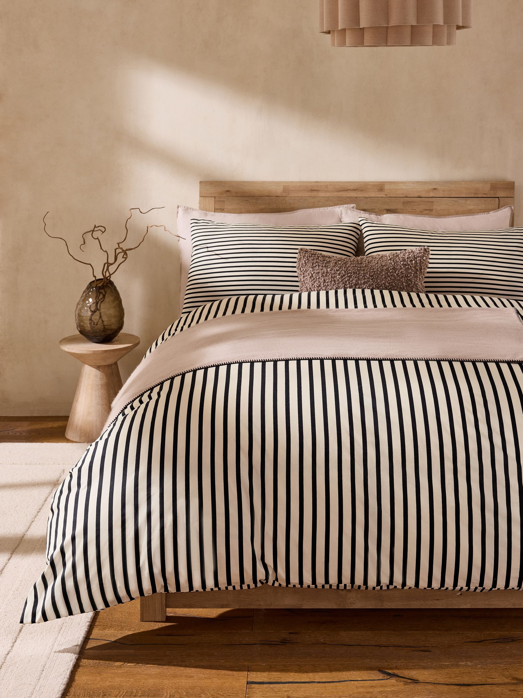 Black/natural Slim Stripe Duvet Cover and Pillowcase Set