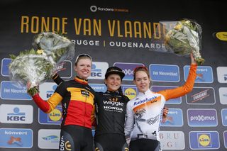 The Women's Tour of Flanders podium (Yuzuru Sunada)