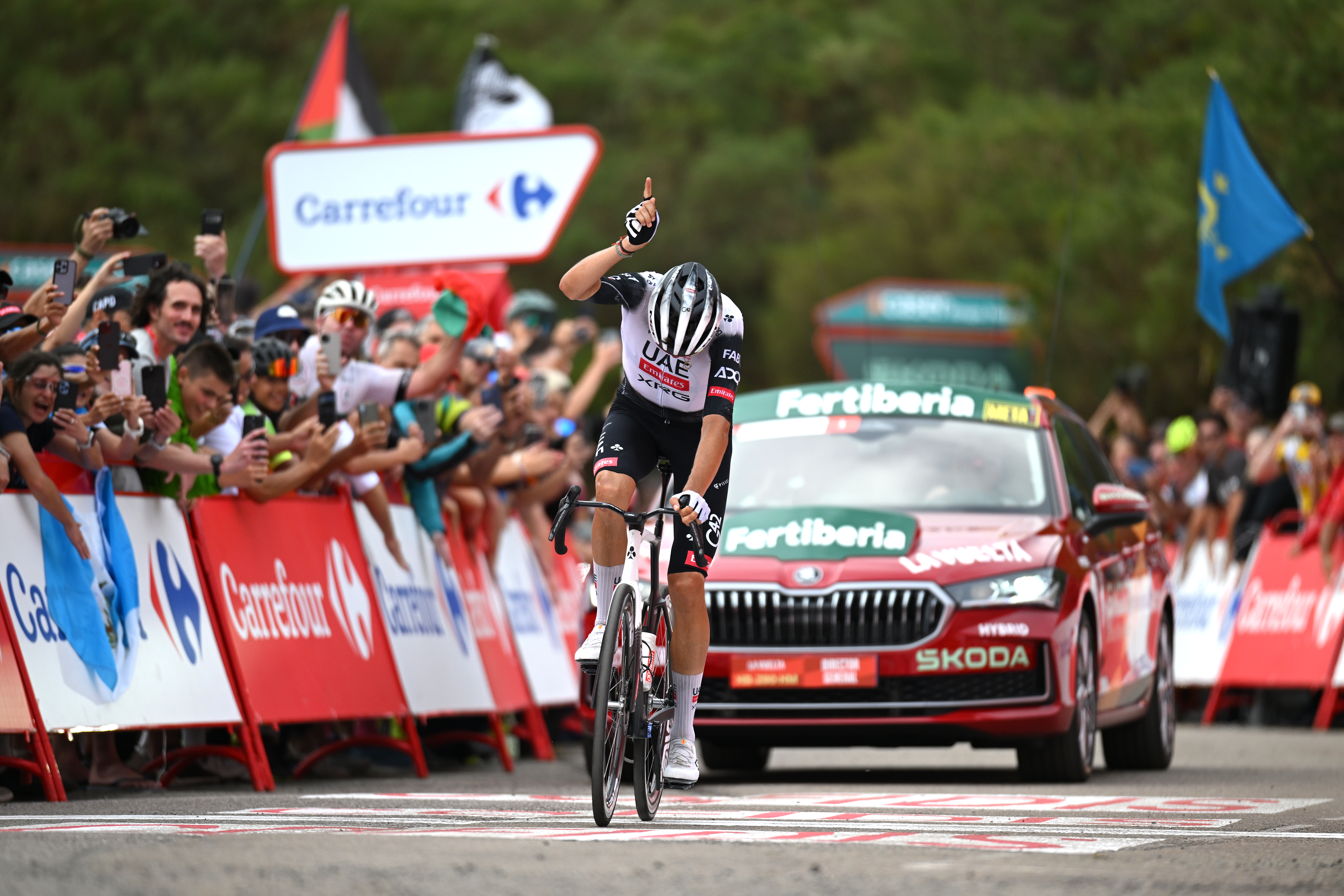 Marc Soler wins stage 14 of the Vuelta
