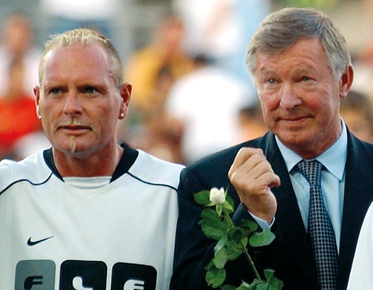 2PEW441 England's Paul Gascoigne, coach Sir Alex Ferguson and Spain's Joaquin pose for a photograph before the AllStars charity soccer match Monday, July 12 2004, at the Algarve stadium outside Faro, southern Portugal. The game between the Luis Figo and Laureus foundations teams ended in a 3-3 draw. (AP Photo/Armando Franca)