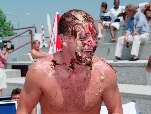 FFT385.feat_gazza.BHX30A World Cup 1990 Italia '90 Paul Gascoigne the England striker seen here covered in chocolate cake after playing a joke on the England squad who had ben lounging about by the pool