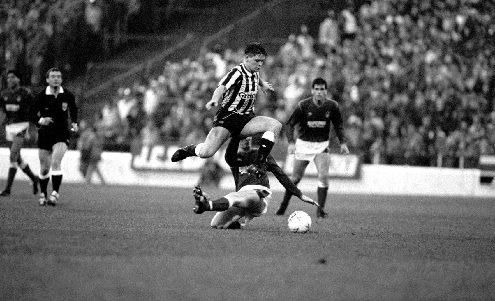 GAKY21 Soccer - Barclays League Division One - Nottingham Forest v Newcastle United - City Ground