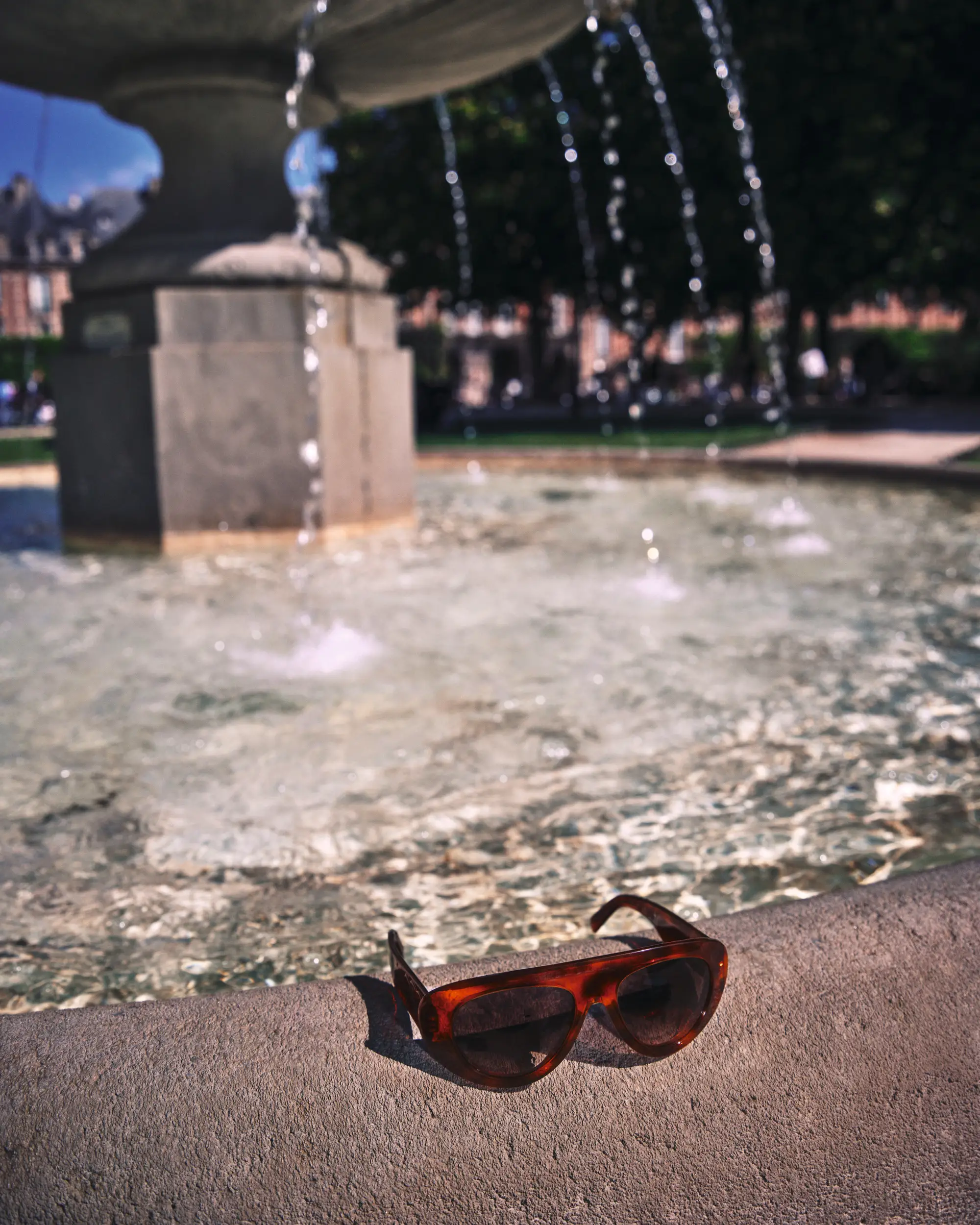 BLE25.still_life.CHRISBROOKS_THEBLEND_SUNGLASSES_APR2026_0284_RGB_FINAL