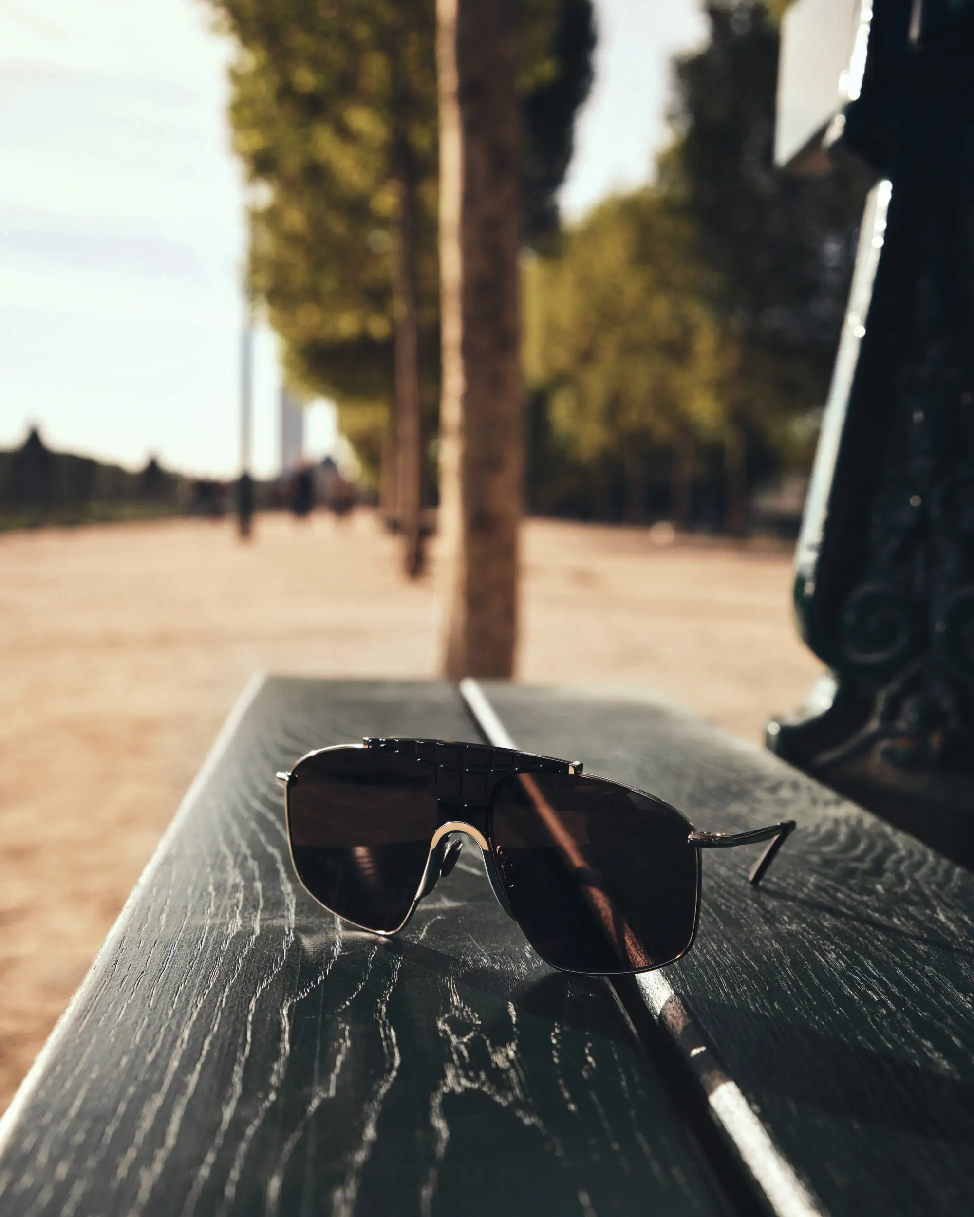 BLE25.still_life.CHRISBROOKS_THEBLEND_SUNGLASSES_APR2026_0672_RGB_FINAL