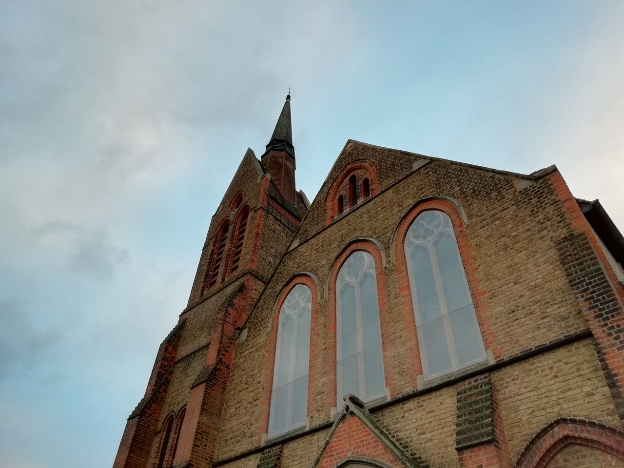Dynamic range enhancement hasn&rsquo;t left this church looking entirely realistic but has brought out the detail and colour in the brickwork.