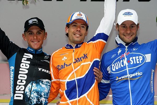 The podium (l-r): Allan Davis (Discovery), Oscar Freire (Rabobank) and Tom Boonen (QuickStep).