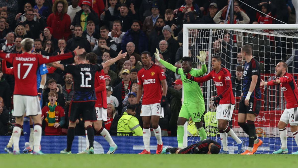 Alejandro Garnacho, Anthony Martial, Andre Onana, Raphael Varane, Christian Eriksen of Manchester United react to conceding a penalty during the UEFA Champions League match between Manchester United and F.C. Copenhagen at Old Trafford on October 24, 2023 in Manchester, England. (Photo by Matthew Peters/Manchester United via Getty Images)