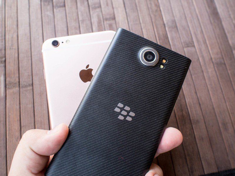 BlackBerry Priv vs iPhone 6s Plus