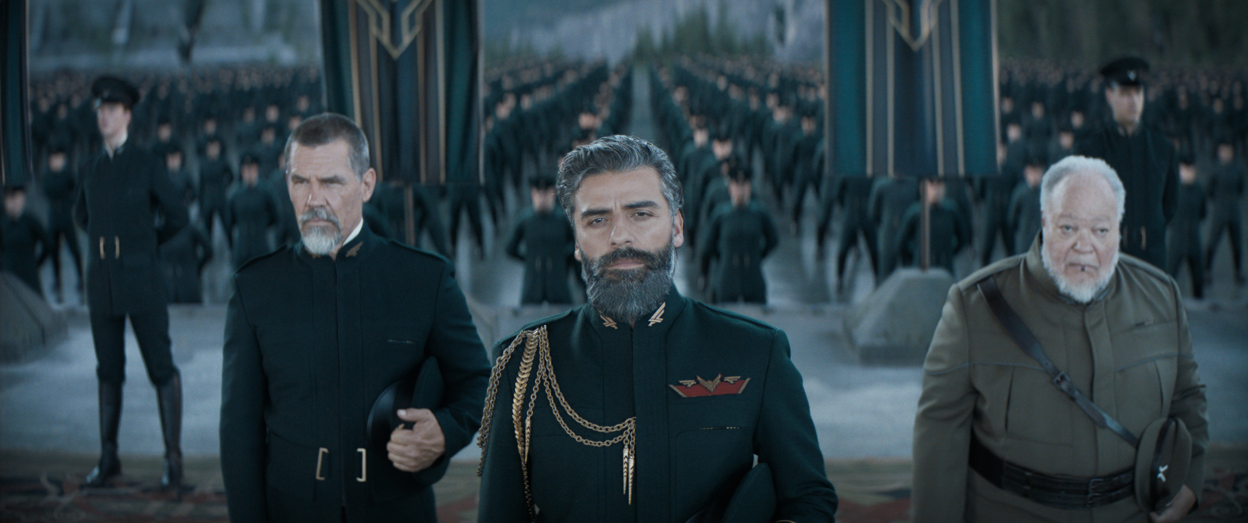 Josh Brolin als Gurney Halleck, Oscar Isaac als Fürst Leto Atreides und Stephen McKinley Henderson als Thufir Hawat in Dune