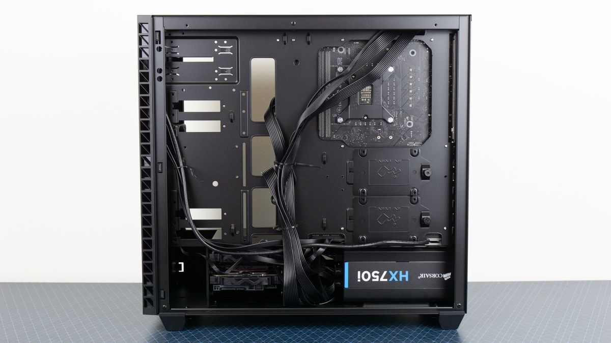 InWin 216