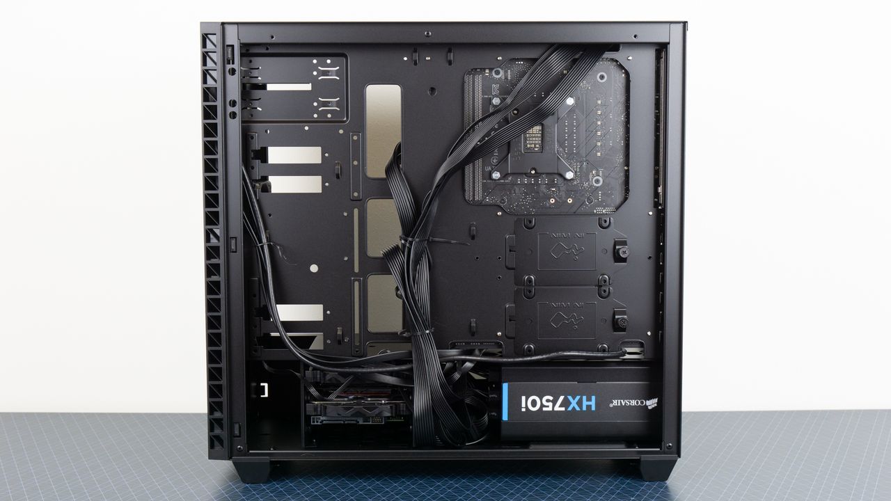 InWin 216