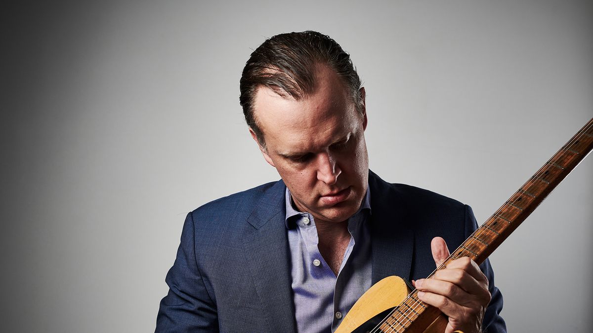 Joe Bonamassa holding a Fender Telecaster