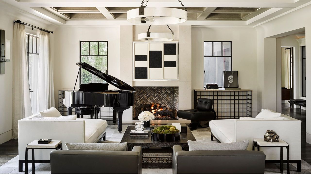 Chloe Kardashian&#039;s living room in black and white with piano