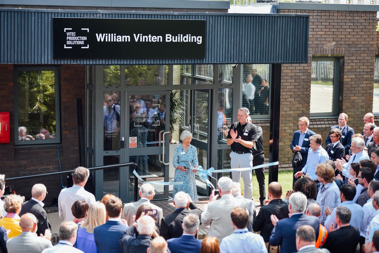 VPS_Opening_Elaine-Vinten_Cutting_Ribbon