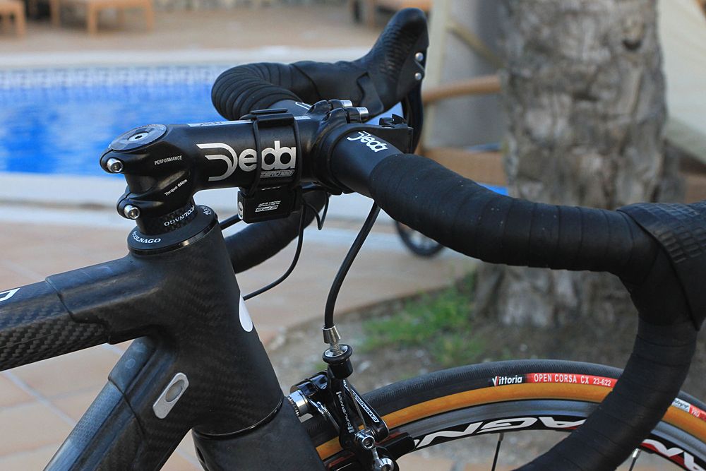 Elisa Longo Borghini's (Wiggle High5) Colnago C60 has Deda Zero 110 handlebars