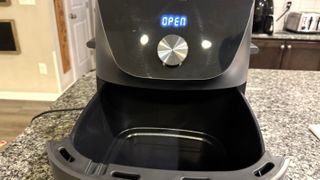 Toshiba 7.7 QT Air Fryer open drawer