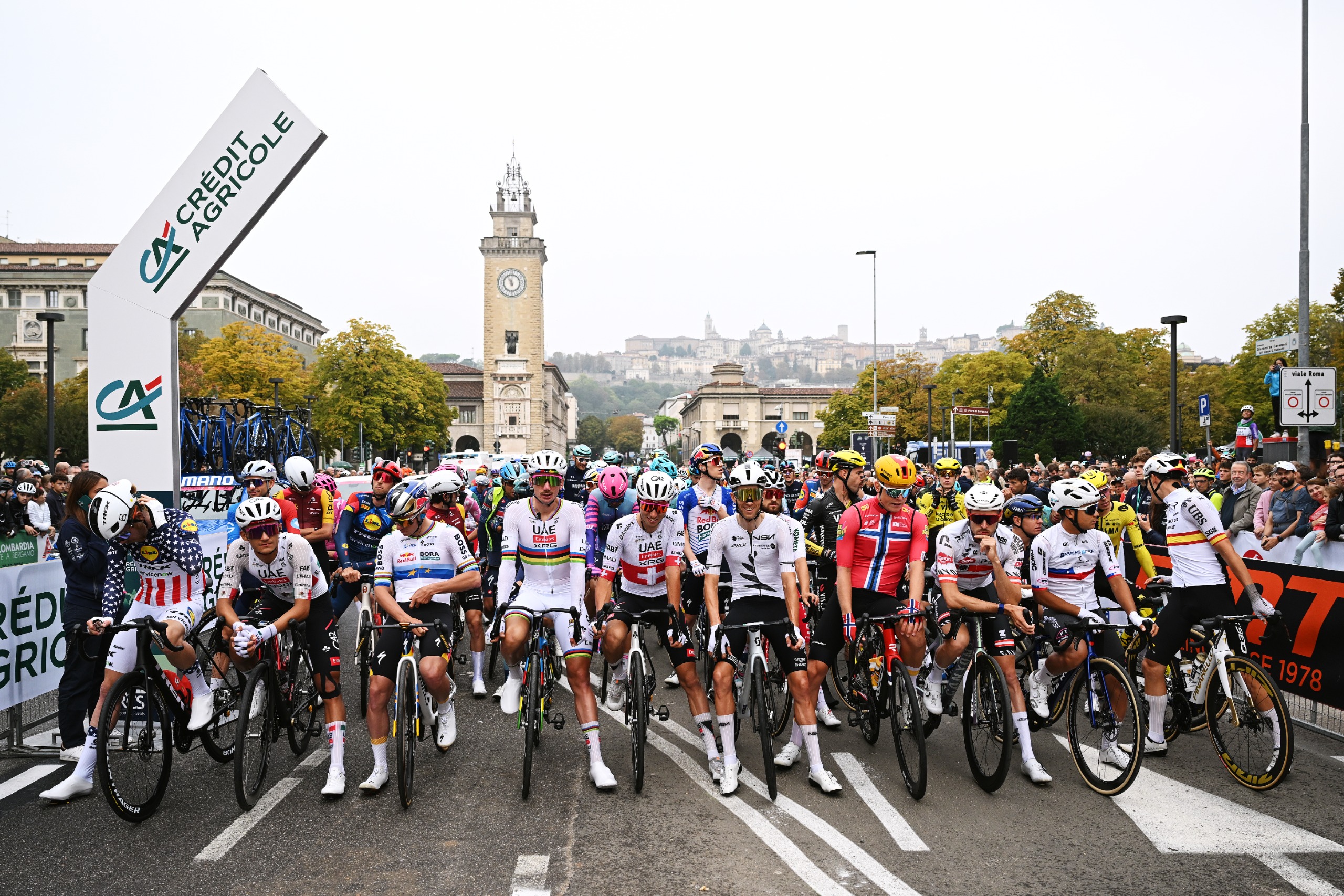 The peloton pause before Il Lombardia 2026