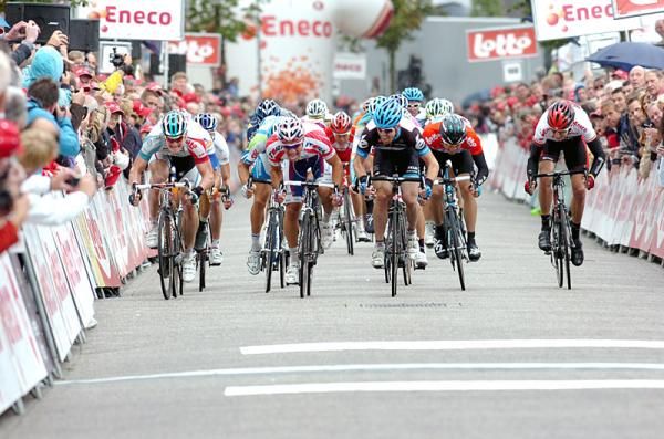 After being boxed in Andre Greipel (Omega Pharma-Lotto) found a gap along the right edge of the road and unleashed his sprint.