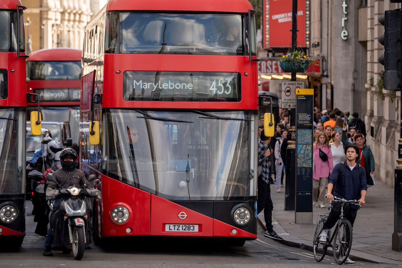 London hospital deploys nurses on e-bikes | Cycling Weekly