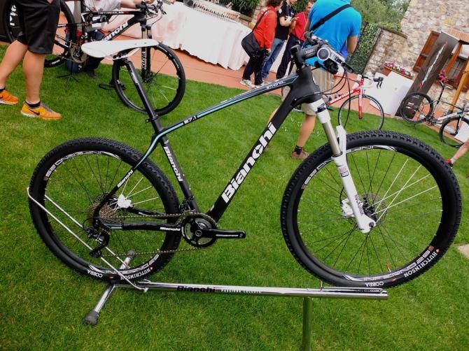 The new carbon Ethanol 27.1 has a 120mm fork, internal cabling and a BSA bottom bracket