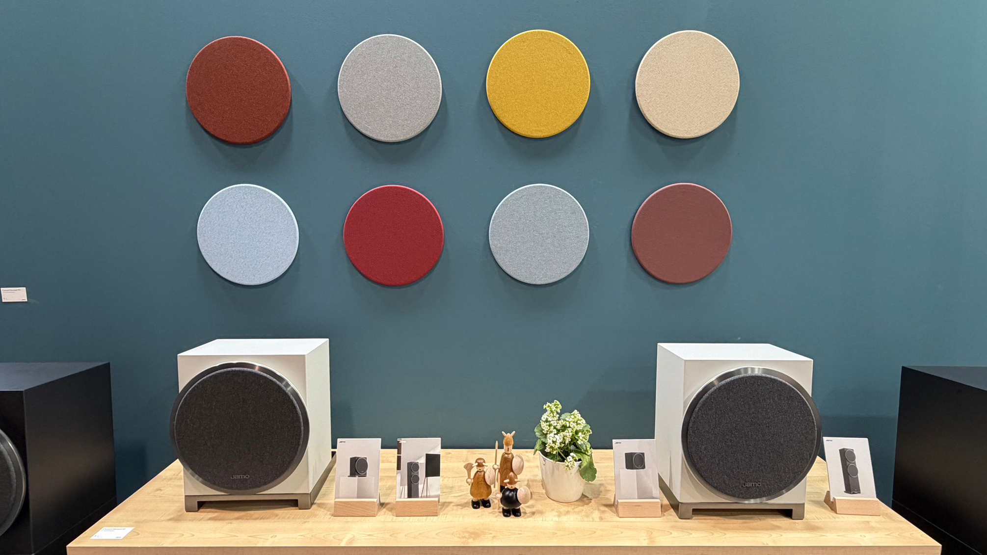 Jamo Concert Element 50 bookshelf speaker