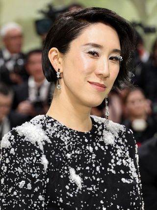 Tampilan riasan Eva Chen Met Gala 2024