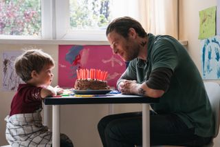 Beste filmer på Filmoteket: Alltid nære deg (2020): Far og sønn skal spise kake