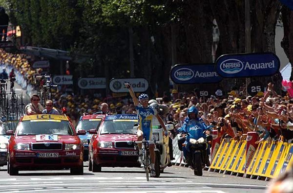 Sylvain Calzati (AG2R) gets a huge cheer