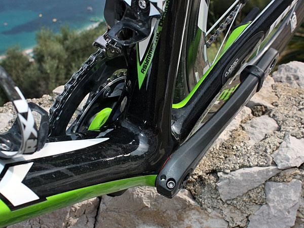 Trek claims its 90mm-wide BB90 bottom bracket design is better than BB30 in that it allows for a wider down tube and seat tube plus more widely spaced chain stays. Improved tolerances plus a new slight press-fit sizing in the bearing seats cut down on creaking relative to earlier Madones.