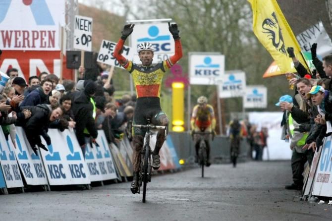 Belgian champion Sven Nys celebrates as he wins the GvA series 'cross race in Essen, Belgium, on December 11, 2010