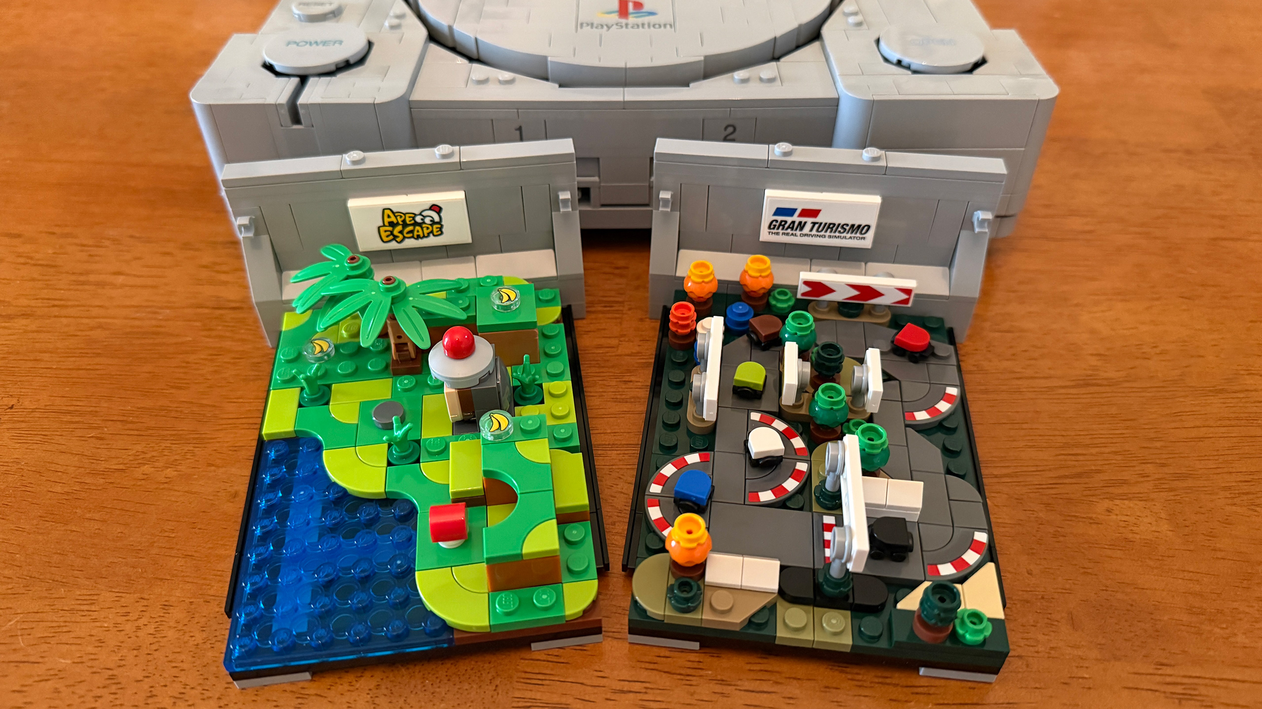 The Ape Escape and Gran Turismo internal dioramas removed from the Lego PlayStation #72306
