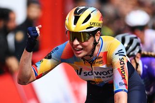 As it happened: The sprinters take the honours as a crash mars the final at stage 5 of the Vuelta Femenina 