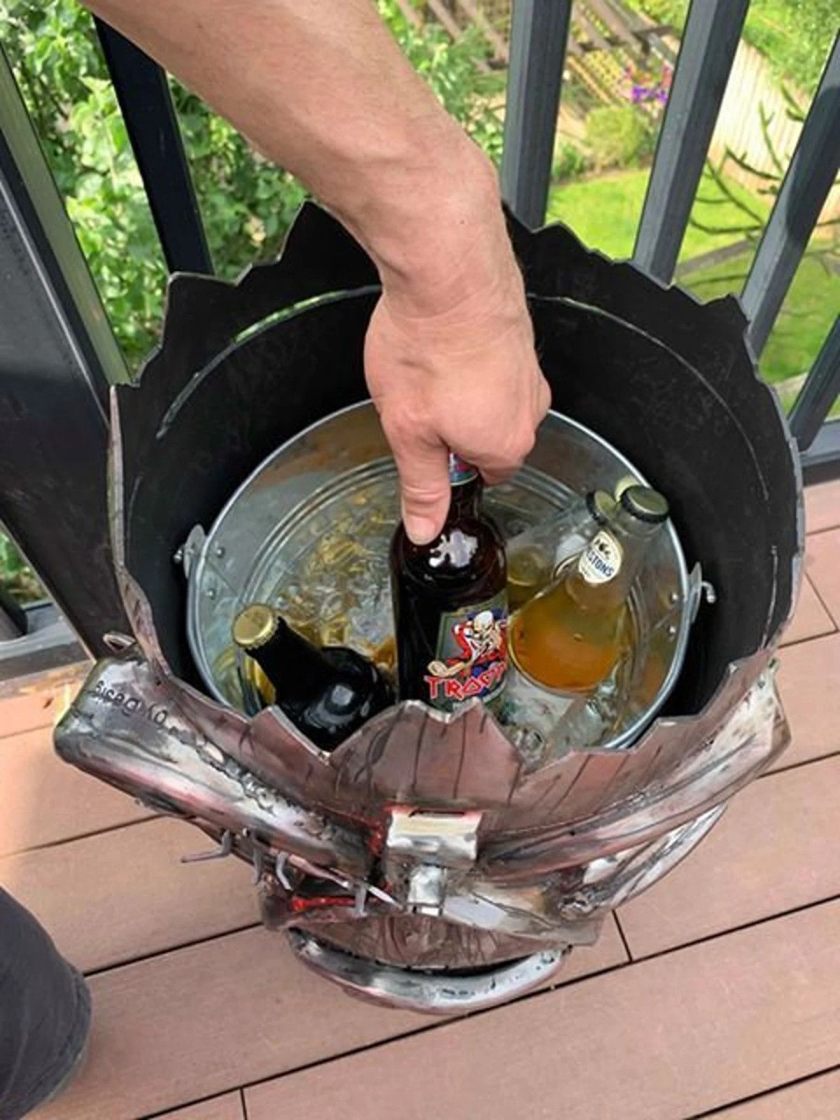 Eddie ice bucket