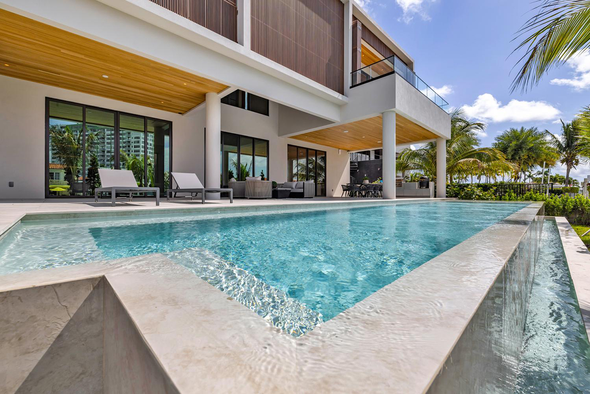 Infinity pool in Florida
