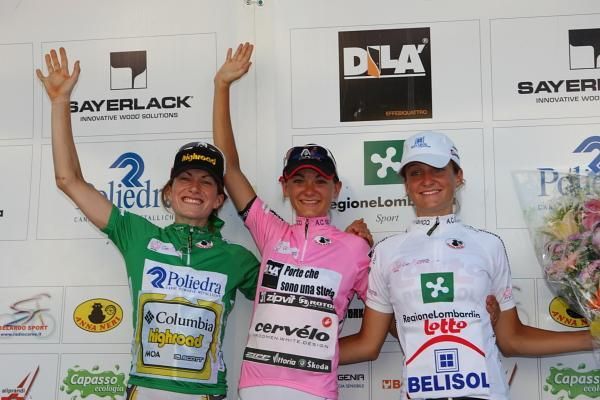 The competition winners line up for photos : Mara Abbott (Team Columbia) (mountains), Claudia Hausler (Cervelo Test Team) (overall) and Lizzie Armitstead (Lotto Belisol) (young rider)