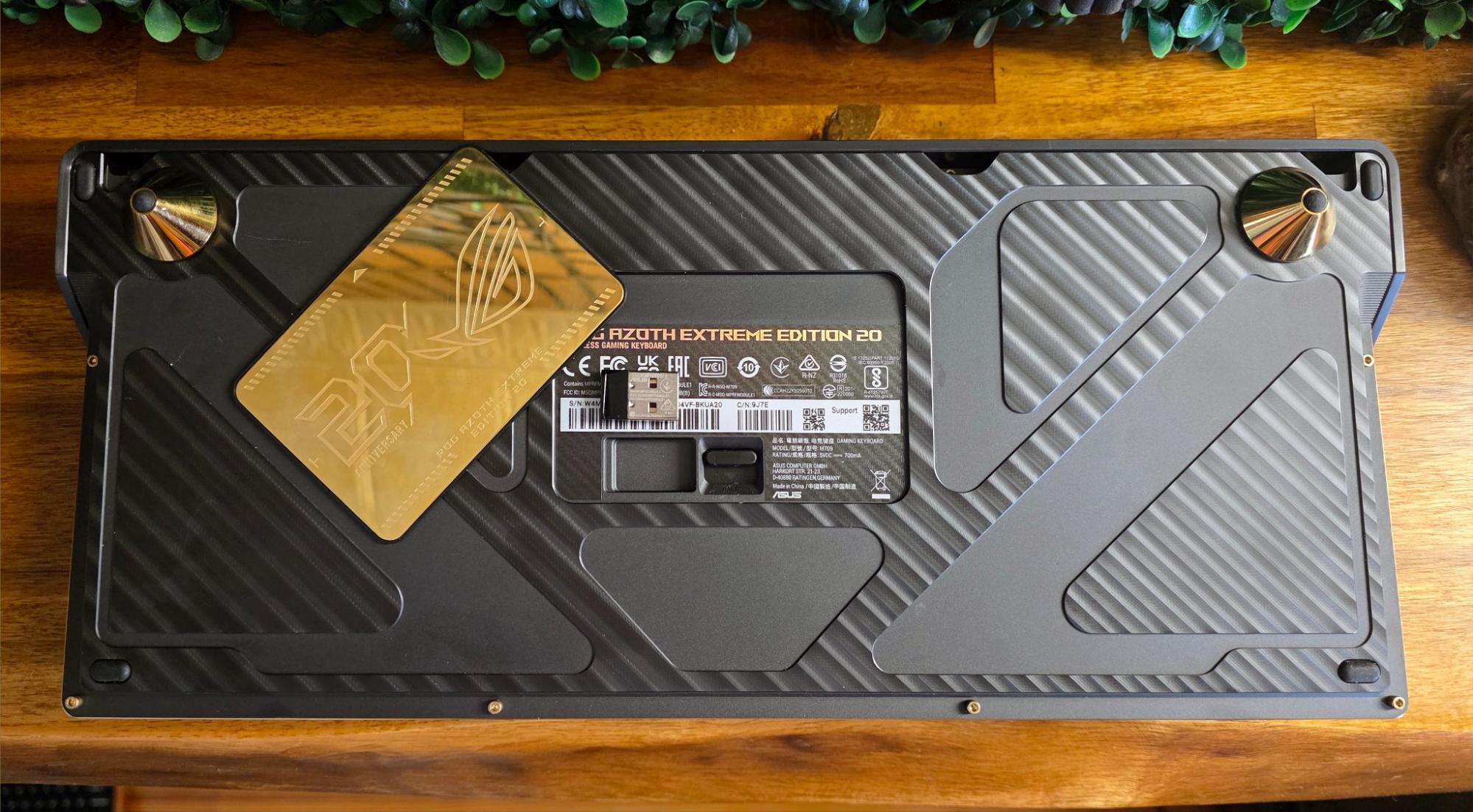 Asus ROG Azoth Extreme Edition 20