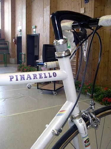 The top tube was lowered by two centimeters