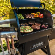traeger grill ironwood cooking meat veg
