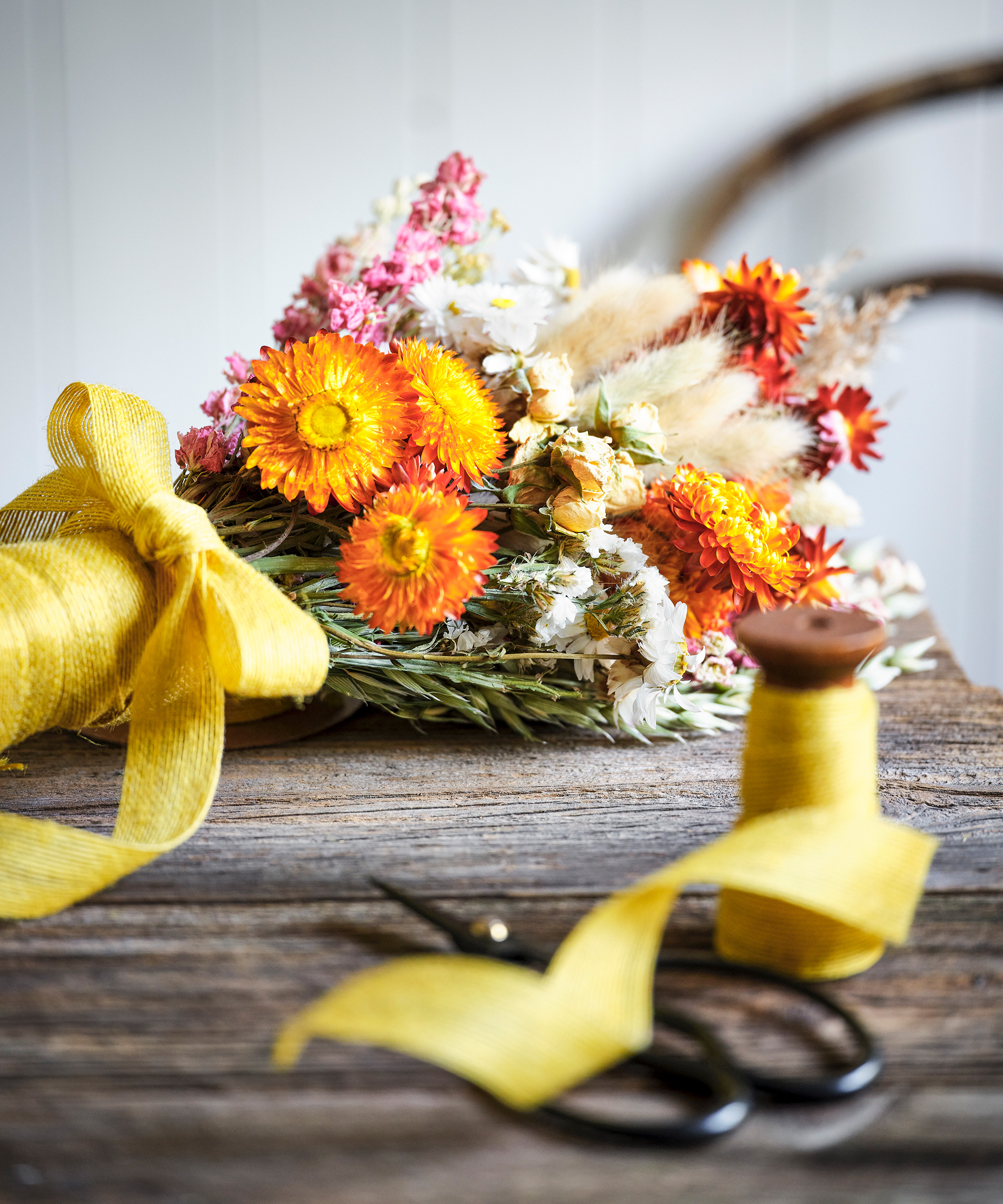 Dried flower arrangements 6 ways with dried flowers Homes