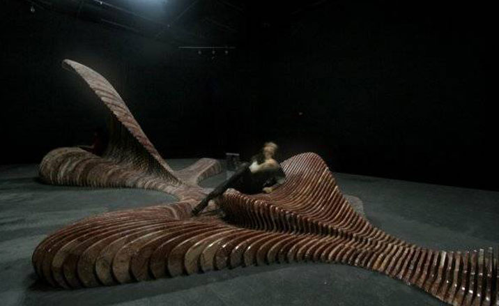 encourages viewers to recline on it