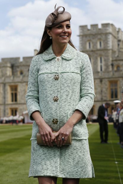 Kate Middleton in Mulberry at Windsor castle with scouts