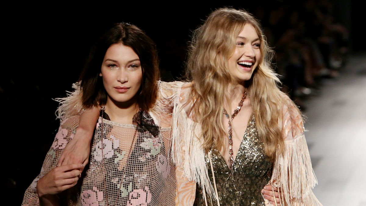 Bella Hadid Helped Her Sister Gigi Get Down the Runway At Anna Sui -  Fashionista