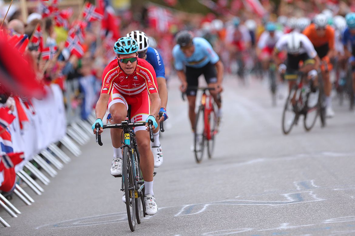 Michael Valgren (Denmark) with a late attack
