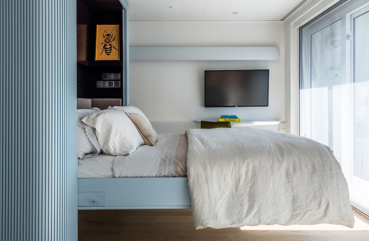 Murphy bed ideas for chic space-saving solutions