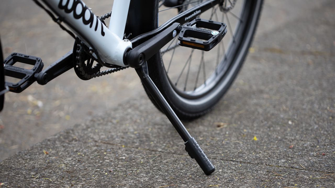 Woom Now 6 Kids Bike detail of kickstand