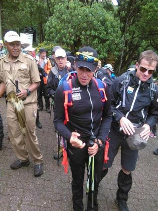 Alberto Contador and Michael Rogers on the hike