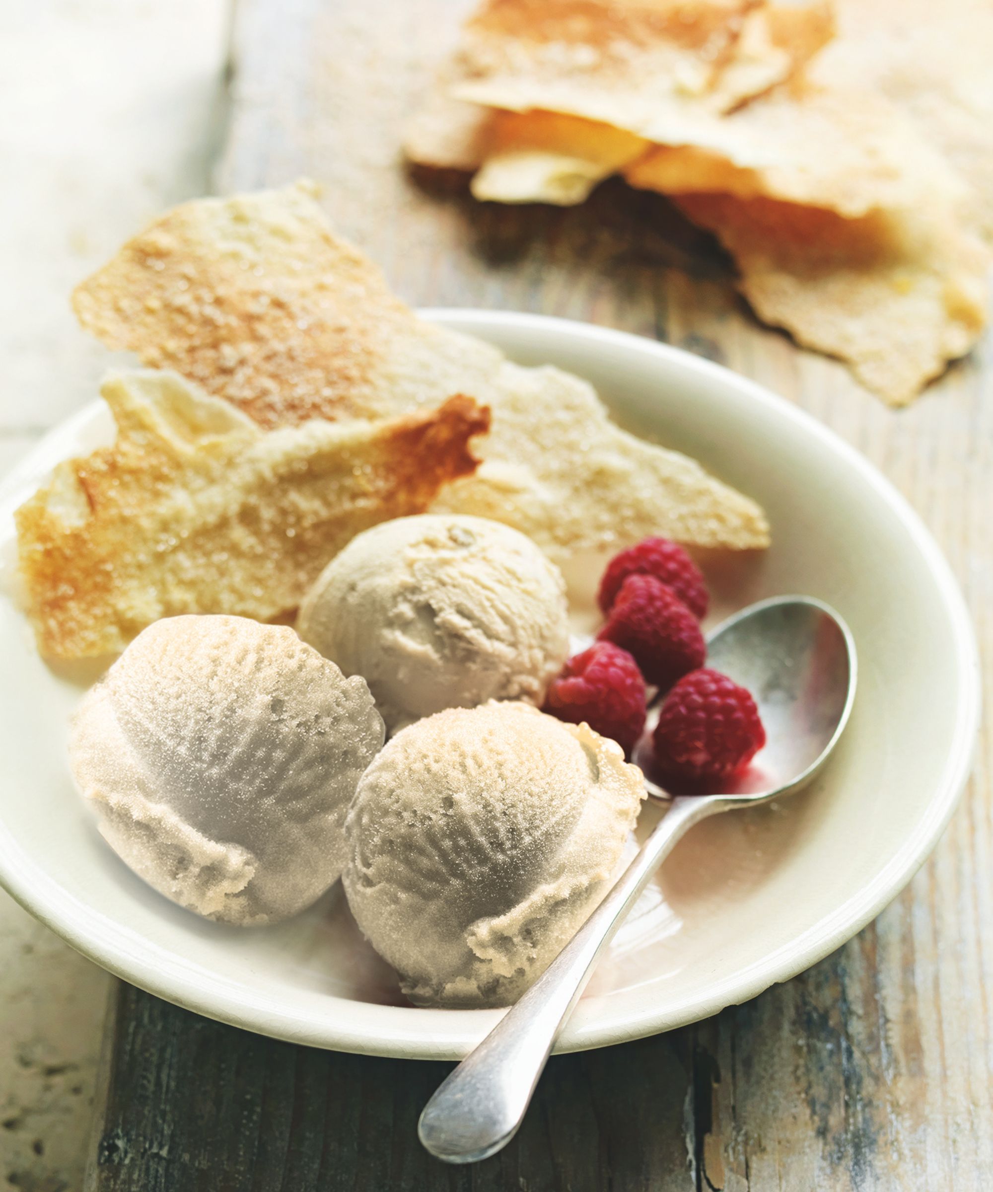 Sweet lemon, cinnamon and olive oil crackers