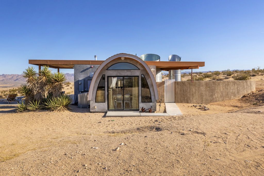 Homes in Joshua Tree.